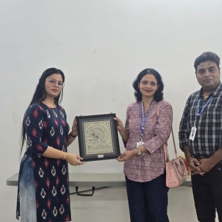 Honouring Ms. Sai Sambita Nayak, Head of Corporate Sales & Executive Assistant to Director, Ruchi Food Park on 1st Nov 2025 on the occasion of the 2nd Year MBA Students’ Industry Exposure Visit.