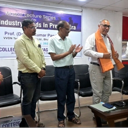 Prof. (Dr) Ajit Kumar Panda, Founder, VVDN Technologies Pvt. Ltd., Bhubaneswar addressing the students on the topic 